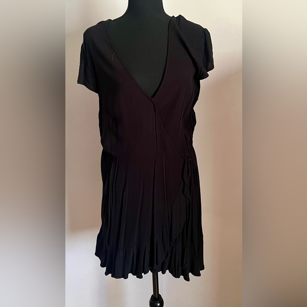 Elegant Black short sleeve dress